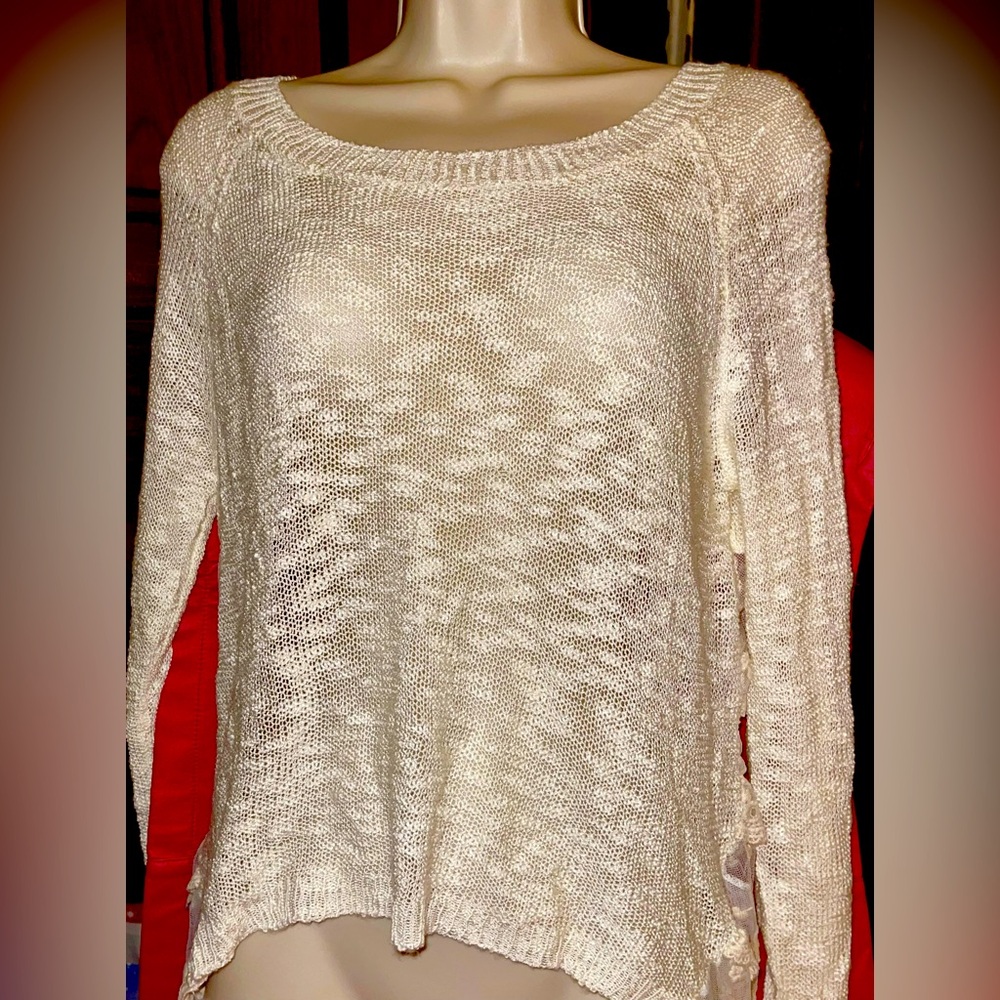 NWT En Crème Brand Cream Long Sleeve Sweater with Lace Back. Size Medium